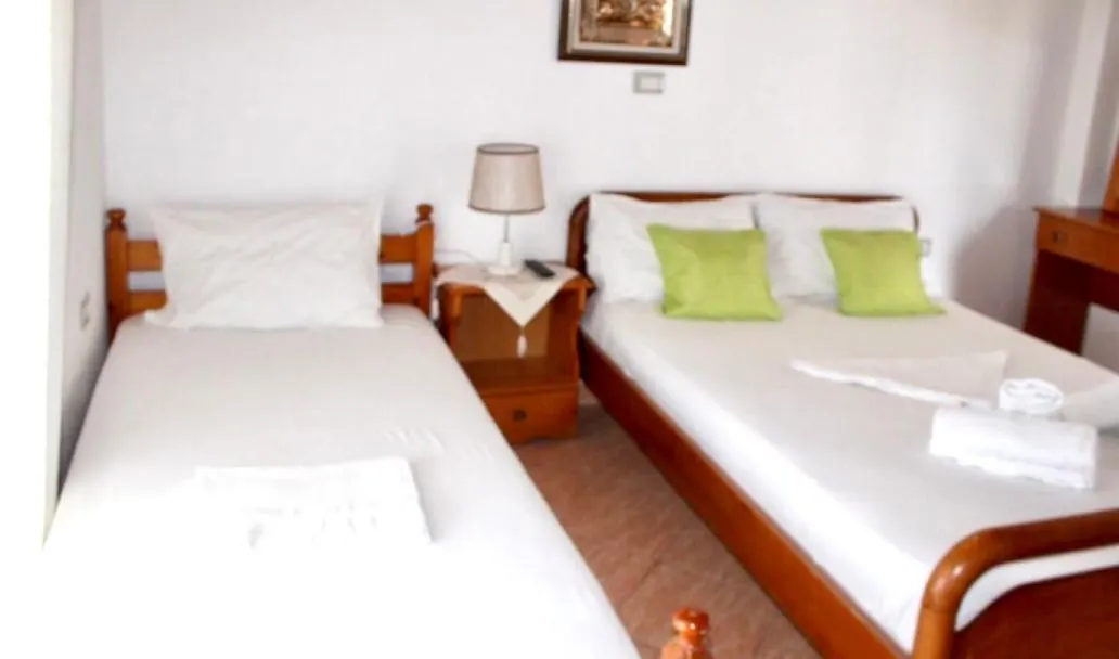 Hotel Portokali Himare 0*,