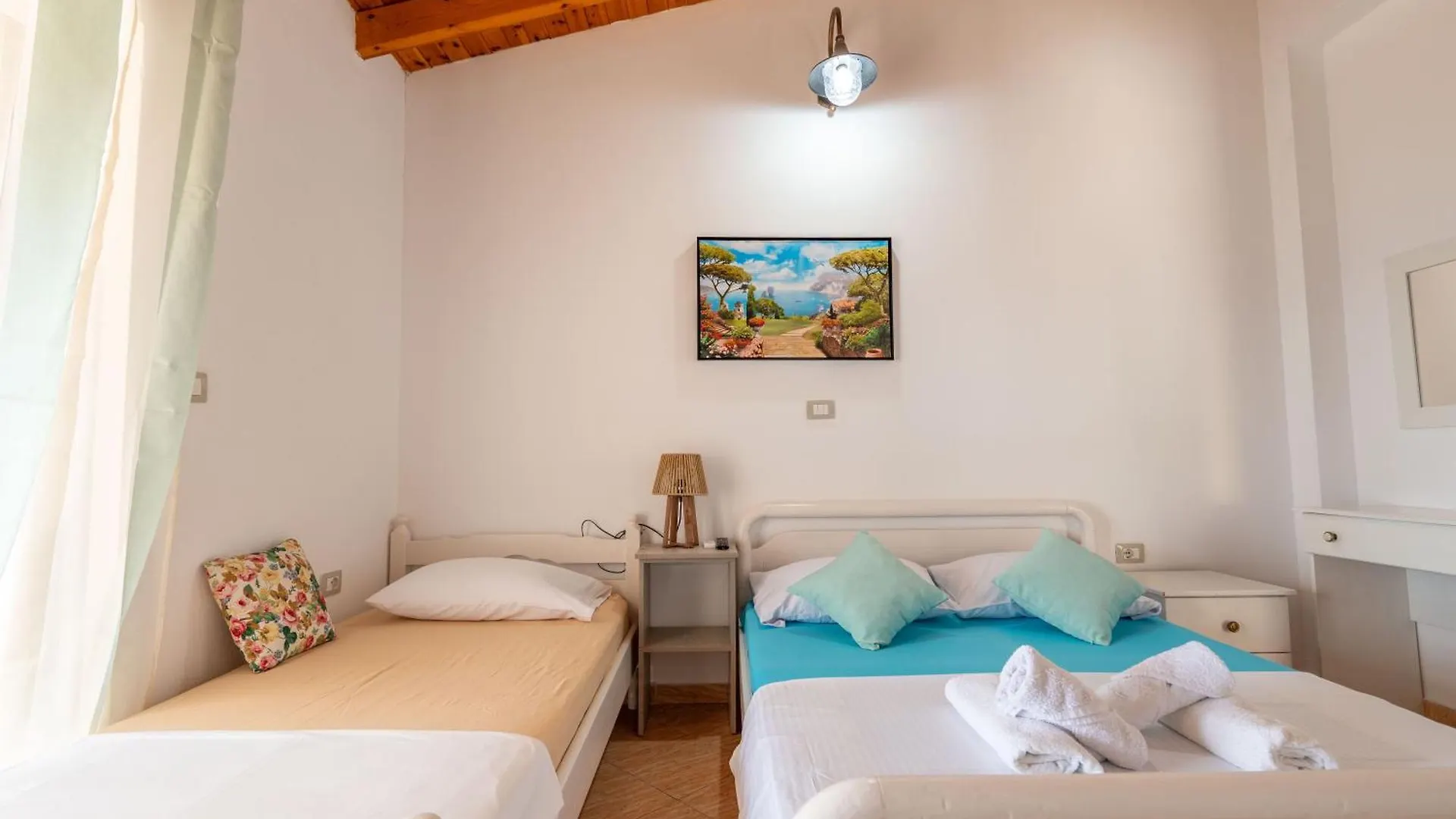 Hotel Portokali Himare 0*,  Albania